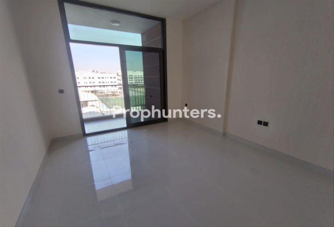 Vacant Soon | Pool View | Prime location photo 5