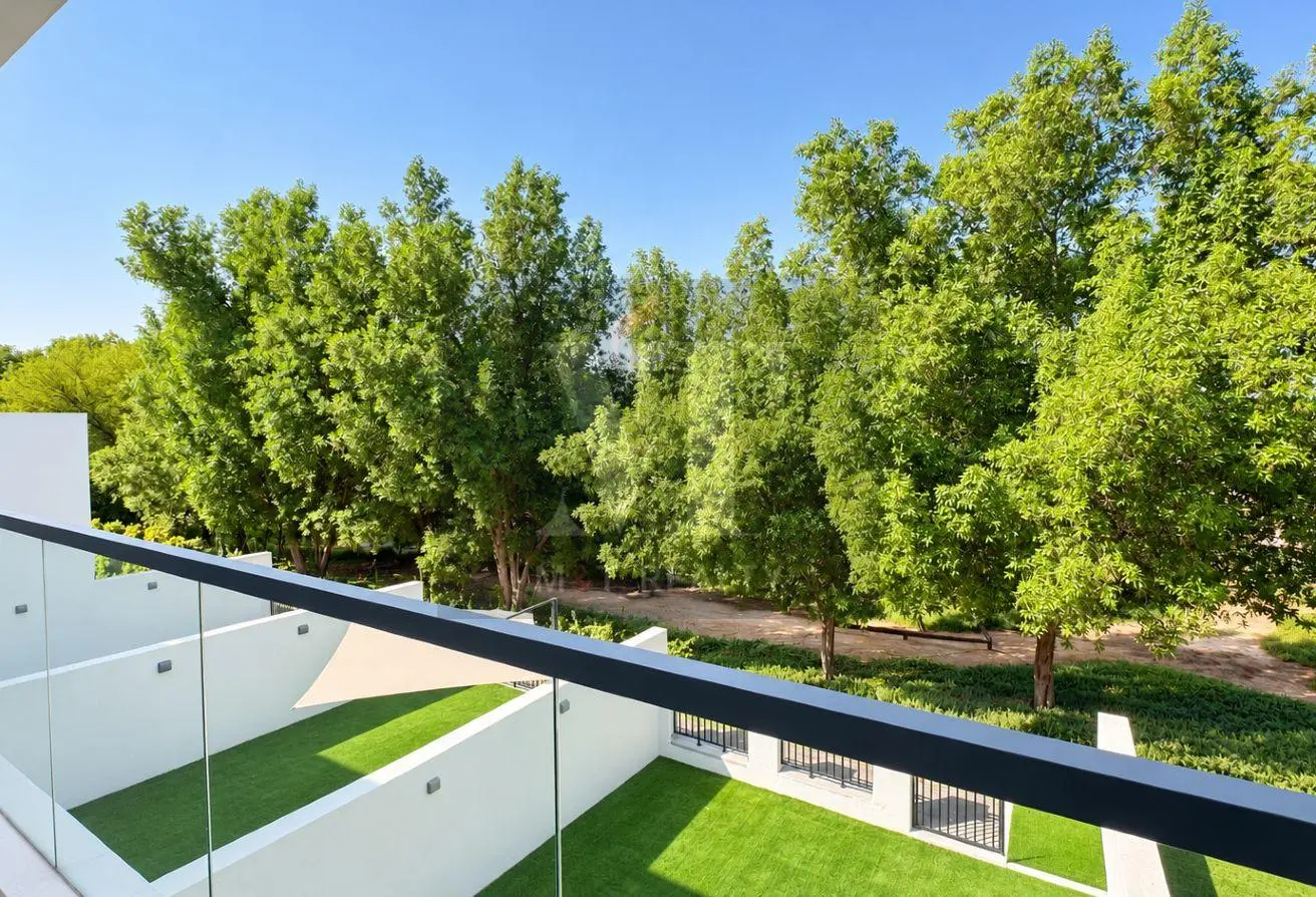 156932120 - Property Main Image