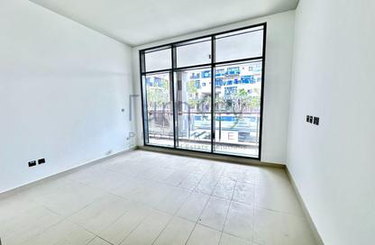 Apartment - 3 Bedrooms - 5 Bathrooms for rent in Oia Residence - Motor City - Dubai