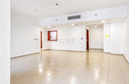 Apartment - 3 Bedrooms - 4 Bathrooms for sale in Shams 2 - Shams - Jumeirah Beach Residence - Dubai