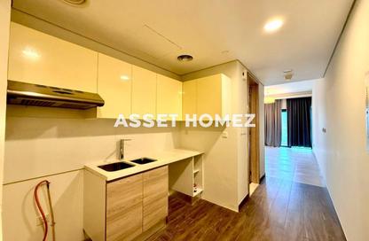 Apartment - Studio - 1 Bathroom for rent in SOL Bay - Business Bay - Dubai