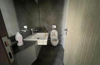 Apartment - 1 Bedroom - 2 Bathrooms for rent in Abu shagara Building 2 - Budaniq - Al Qasimia - Sharjah Apartment - 1 Bedroom - 2 Bathrooms for rent in Abu shagara Building 2 - Budaniq - Al Qasimia - Sharjah