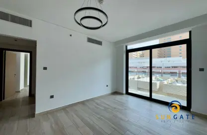 شقة - غرفة نوم - 2 حمامات للايجار في مسكن أكسفورد 2 - الضاحية 10 - قرية جميرا الدائرية - دبي