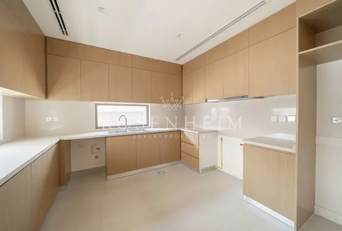 145976744 - Property Image 2