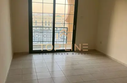 شقة - غرفة نوم - 2 حمامات للايجار في طراز مغربي - المدينة العالمية - دبي