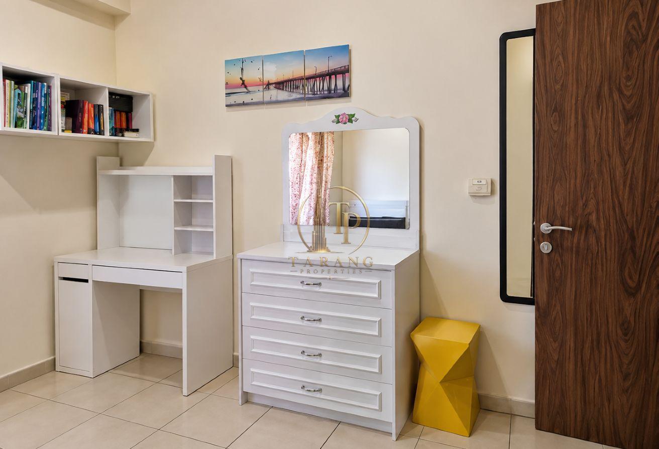 Fully Furnished Studio | Vacant | Prime Location photo 5