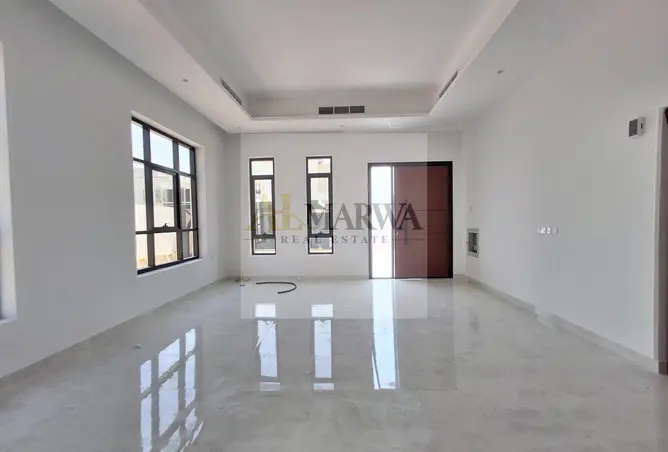 155581636 - Property Image 2