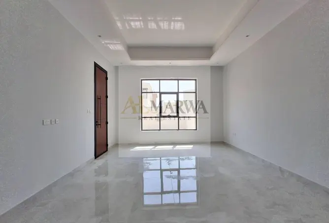 155581636 - Property Image 3