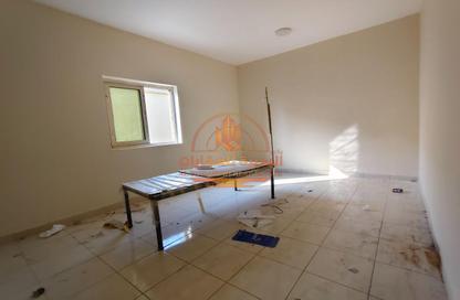 Labor Camp - Studio - 5 for rent in Al Sajaa S - Al Sajaa - Sharjah