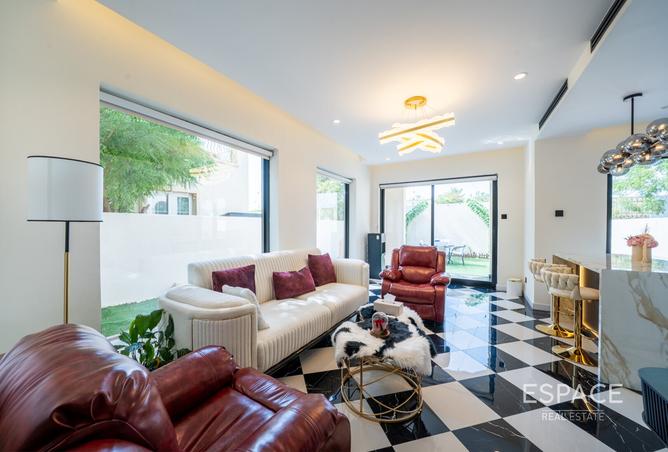 2-bed villa in Springs 7 · Upgraded — photo 3