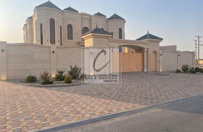 Villa - 5 Bedrooms - 7+ Bathrooms for rent in Al Khawaneej 2 - Al Khawaneej - Dubai Villa - 5 Bedrooms - 7+ Bathrooms for rent in Al Khawaneej 2 - Al Khawaneej - Dubai