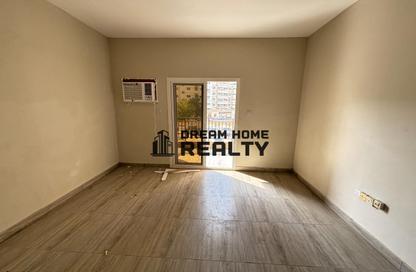 Apartment - 2 Bedrooms - 2 Bathrooms for rent in Business Tower - Al Majaz 2 - Al Majaz - Sharjah