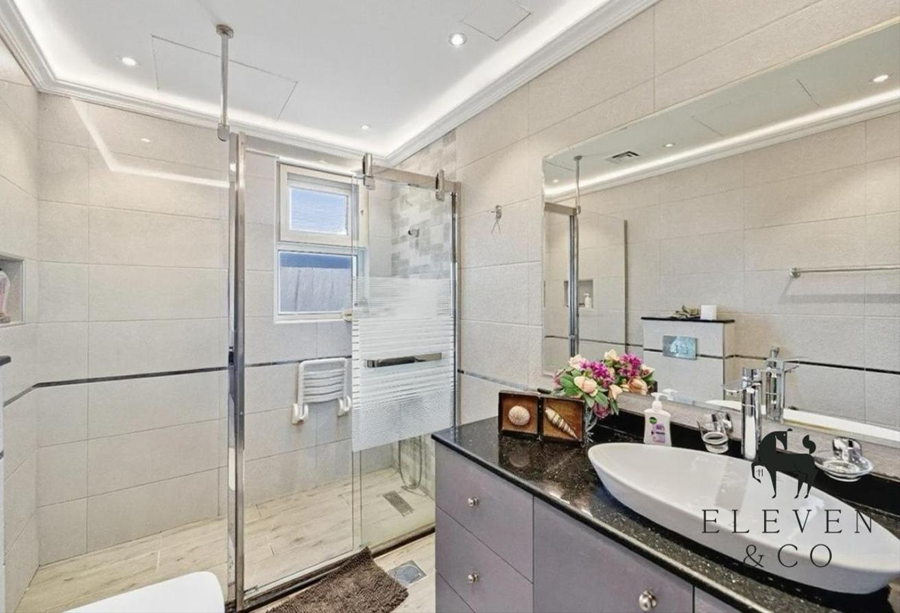 UPGRADED | PRIME CONDITION | VIEW TODAY photo 10