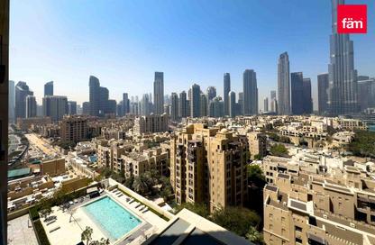 Apartment - 2 Bedrooms - 2 Bathrooms for rent in Burj Royale - Downtown Dubai - Dubai