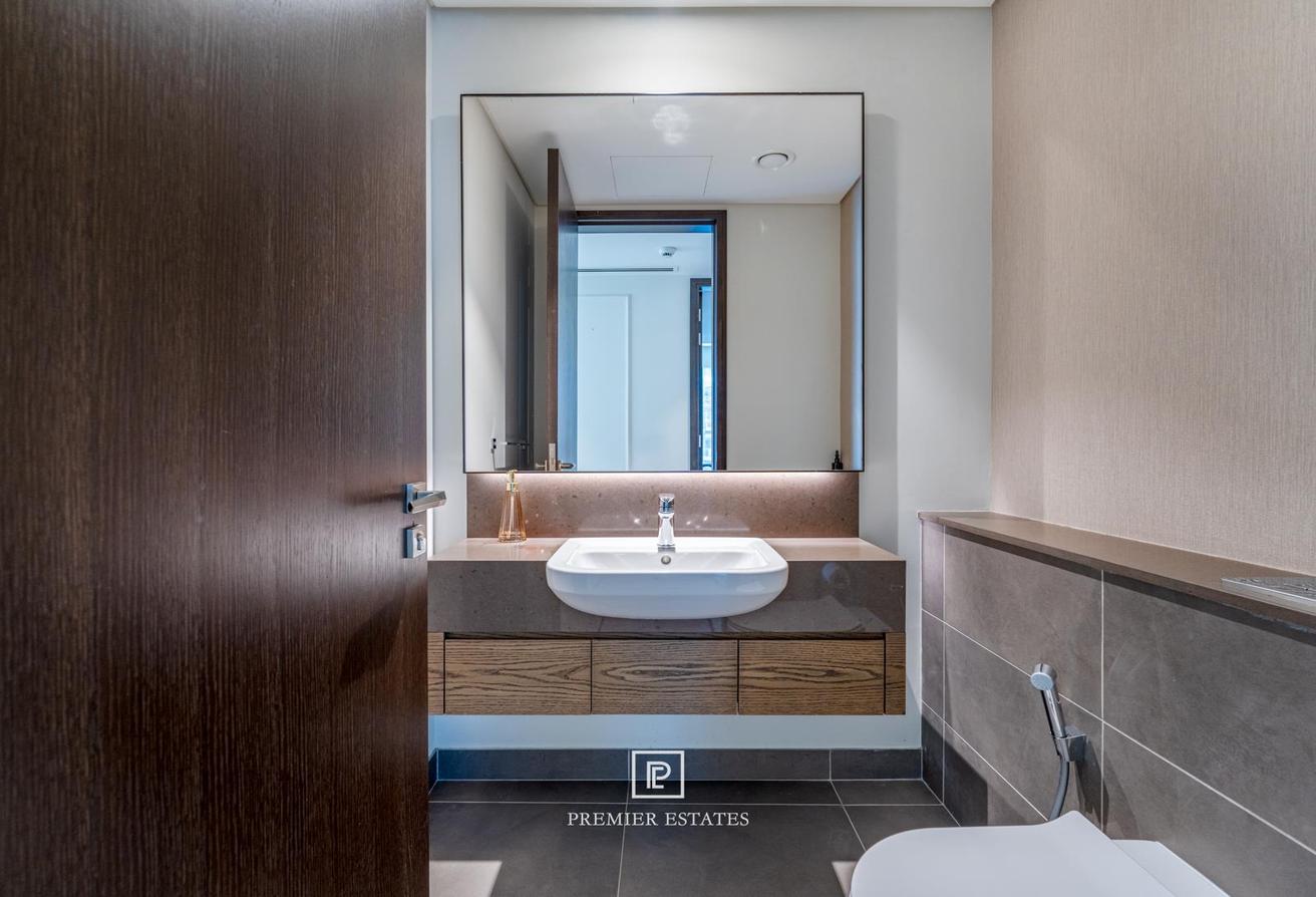 Furnished | 2-Bedroom | Full Marina Views photo 18