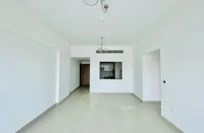 شقة - 2 غرف نوم - 3 حمامات للايجار في السكن الإمبراطوري - المدينة العالمية المرحلة 2 - 4 الورسان - الورسان - دبي