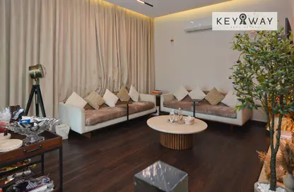 فيلا - 4 غرف نوم - 5 حمامات للايجار في حدائق الإمارات 1 - القوز - دبي