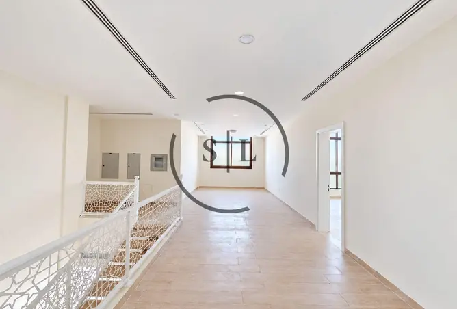 165585960 - Property Image 3