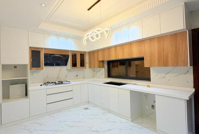 79402427 - Property Image 3