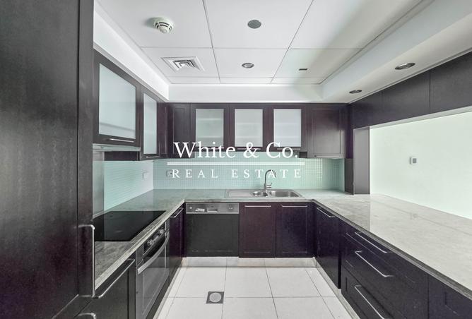 Chiller Free | Lake View | Bright Unit photo 3