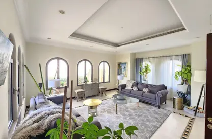 Villa - 4 Bedrooms - 5 Bathrooms for rent in Garden Homes Frond M - Garden Homes - Palm Jumeirah - Dubai