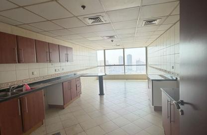 Apartment - 2 - 3 for rent in Al Dana Tower - Al Majaz 3 - Al Majaz - Sharjah