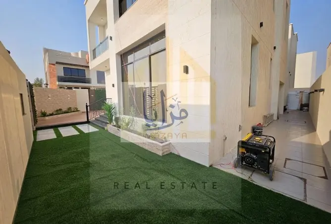 156004098 - Property Image 3