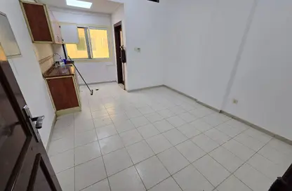 Apartment - Studio - 1 Bathroom for rent in Fire Station Road - Muwaileh - Sharjah
