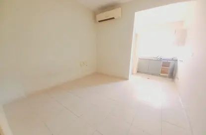 شقة - 1 حمام للايجار في طريق فاير ستاشن - مويلح - الشارقة