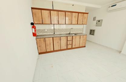Apartment - Studio - 1 for rent in Fire Station Road - Muwaileh - Sharjah