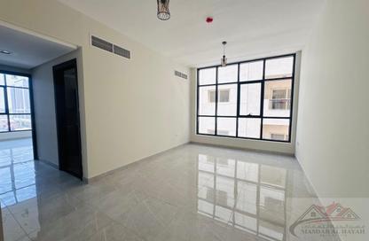 Full Floor - 2 Bedrooms - 3 Bathrooms for rent in Al Thani Muwaileh - Muwaileh Commercial - Sharjah