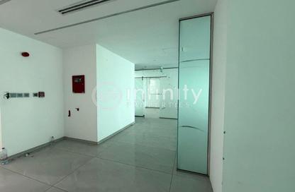 Office Space - Studio - 1 Bathroom for rent in Iris Bay - Business Bay - Dubai