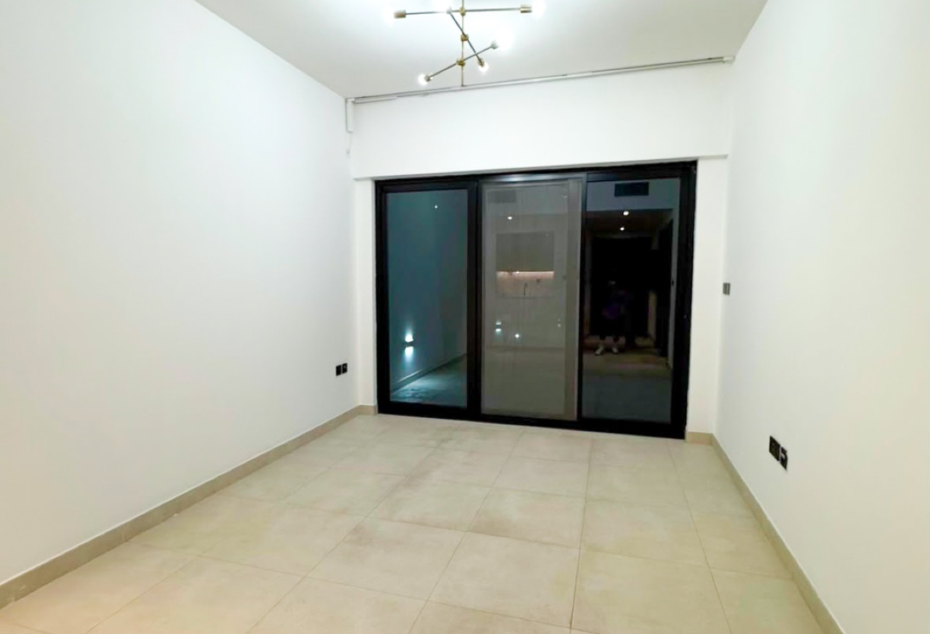 Brand New Building | Middle Floor | Smart Home