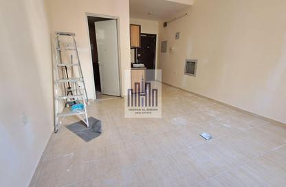 Apartment - Studio - 1 Bathroom for rent in Muwaileh - Sharjah