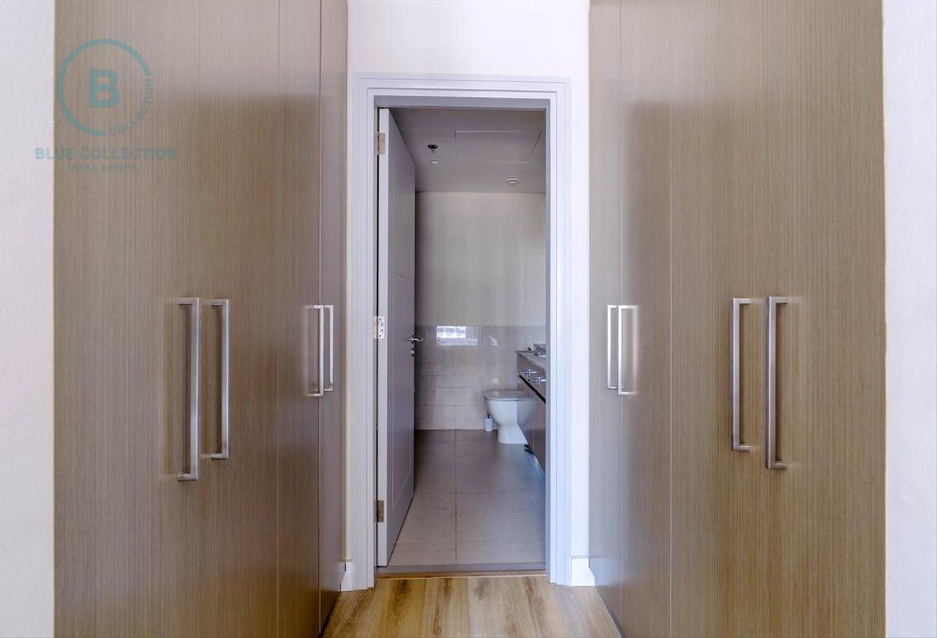 Furnished | On Boulevard | Spacious Layout photo 16