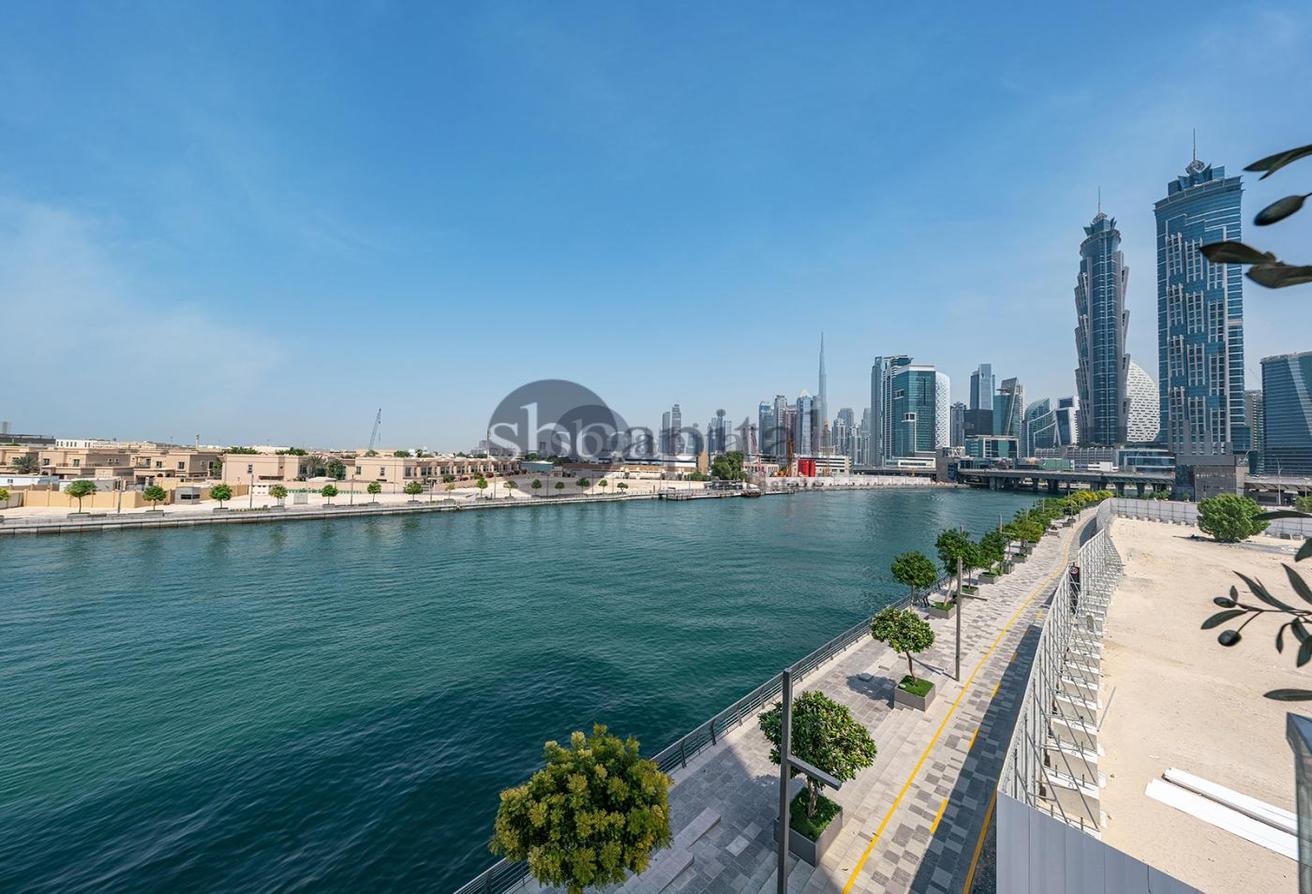 Fully Furnished | Canal And Burj Khalifa View photo 22