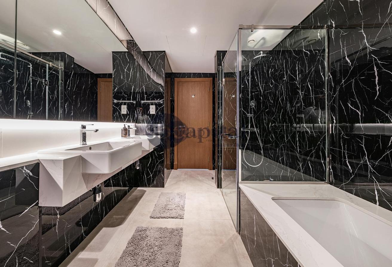 Fully Furnished | Canal And Burj Khalifa View photo 24