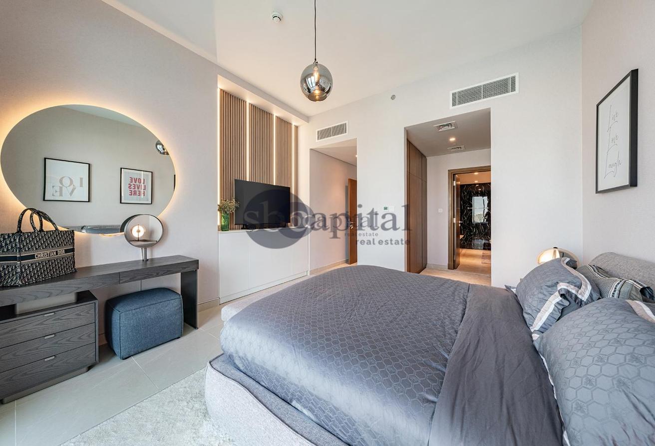 Fully Furnished | Canal And Burj Khalifa View photo 9