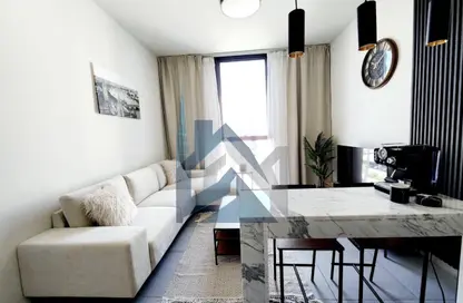 شقة - غرفة نوم - 2 حمامات للايجار في ذا ريف - الجادة - الشارقة