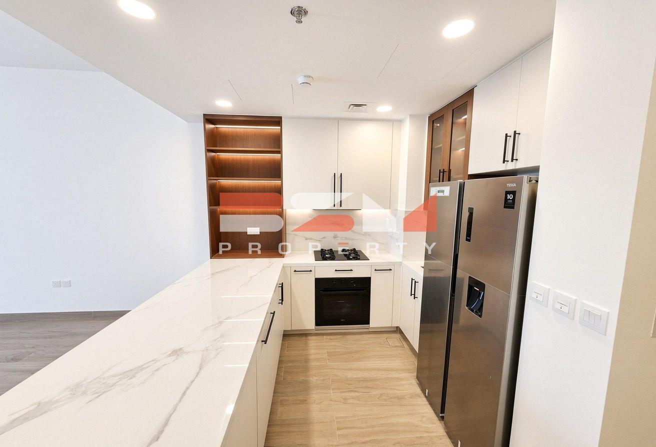 COVERED PARKING | HANDOVER DONE | READY TO MOVE IN photo 4