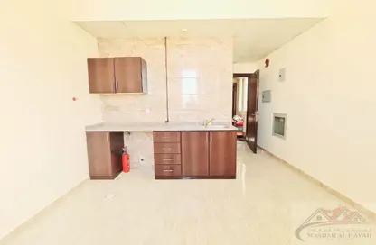 Apartment - 1 Bathroom for rent in Muwaileh 29 Building - Muwaileh - Sharjah