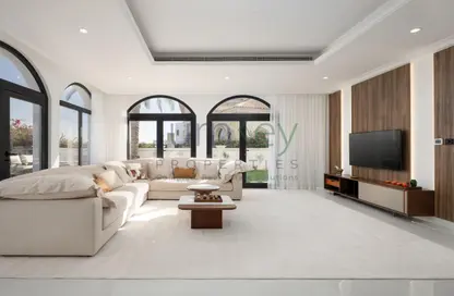 Villa - 4 Bedrooms - 5 Bathrooms for rent in Garden Homes Frond L - Garden Homes - Palm Jumeirah - Dubai