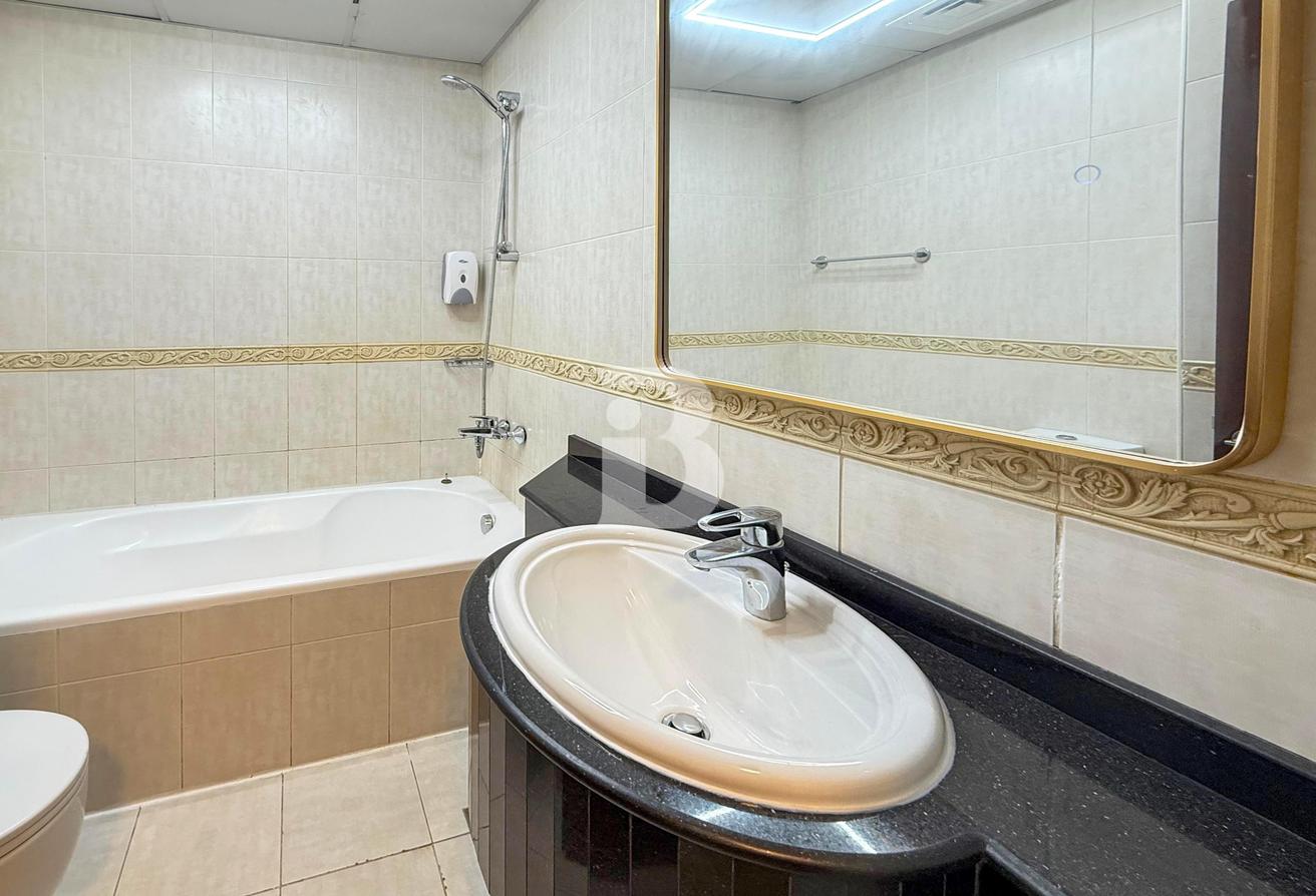 Rare Layout | Sea Views | Vacant photo 13