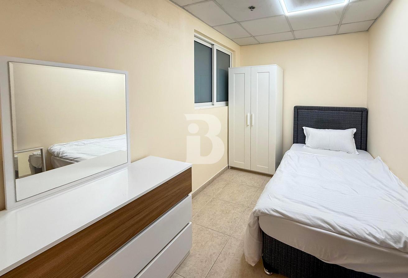 Rare Layout | Sea Views | Vacant photo 7