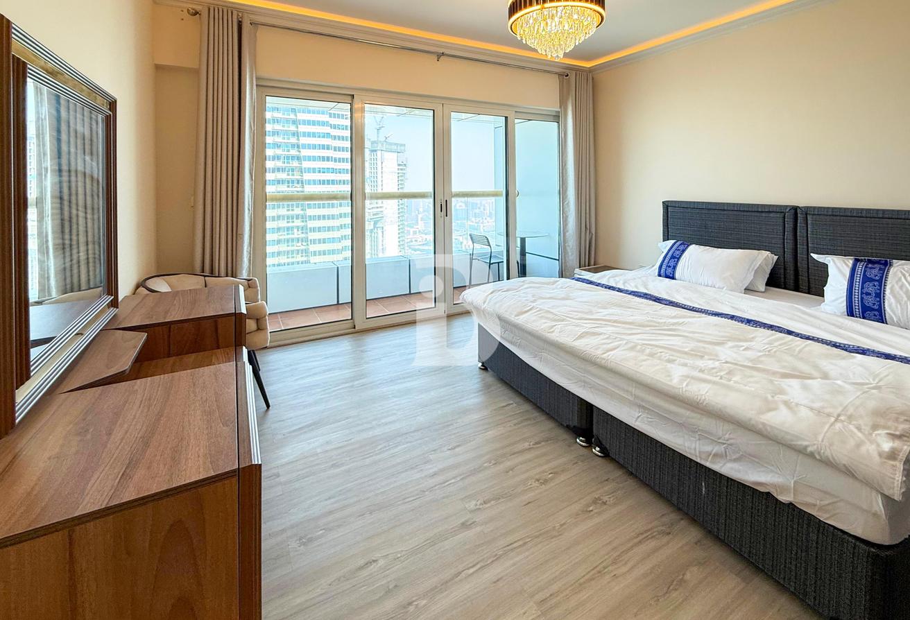 Rare Layout | Sea Views | Vacant photo 9