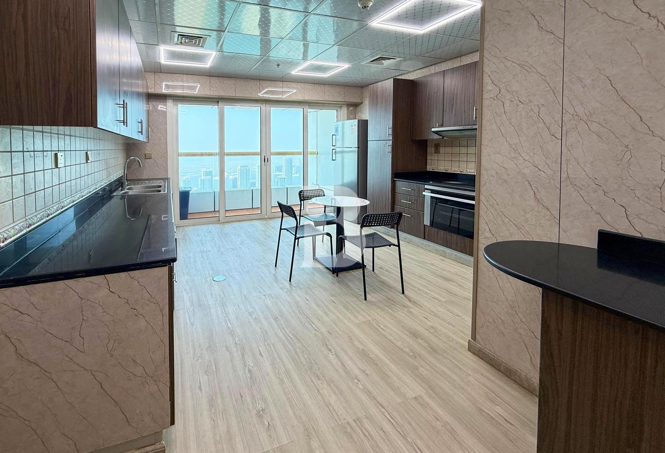 Rare Layout | Sea Views | Vacant photo 11