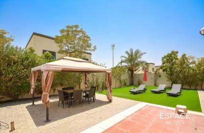 Villa - 3 Bedrooms - 4 Bathrooms for rent in District 8 - Jumeirah Park - Dubai