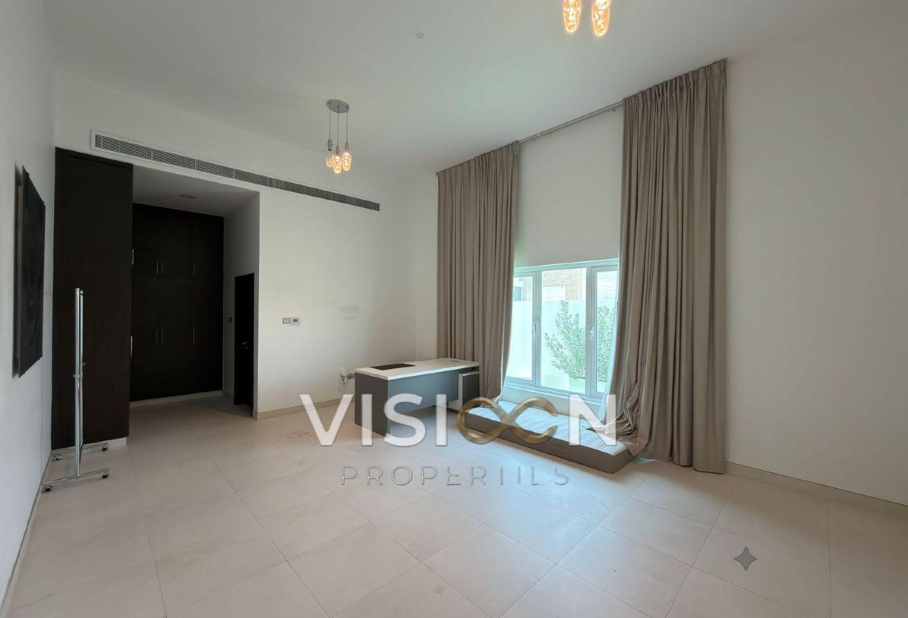 Ready To Move 5BR l Pool l Best Location photo 8