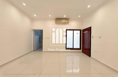 Villa - 3 Bedrooms - 3 Bathrooms for rent in Shakhbout City - Abu Dhabi