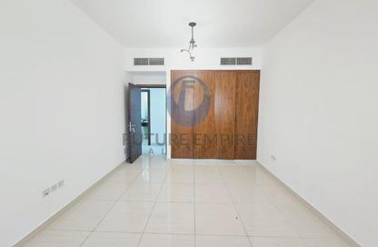 Apartment - 2 - 4 for rent in SHK Building - Al Jaddaf - Dubai